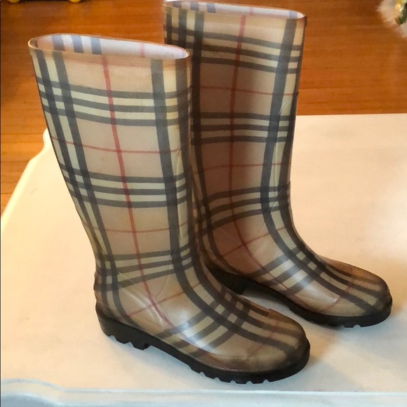 Burberry Shoes - Burberry • rain boots nova check print size 8
